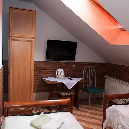 Hotelik Niedzwiadek Radzyn Podlaski Exterior photo